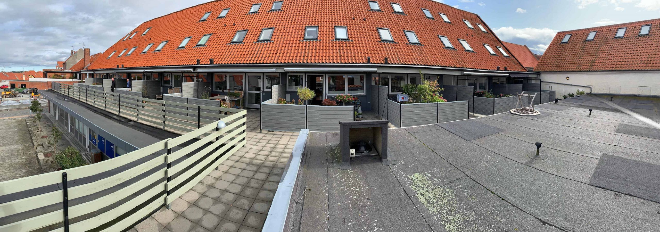 Komposithegn Bais Profil Grå -Inkl. Galv. Stålstolpe Komposithegn Bais Profil Grå Inkl
