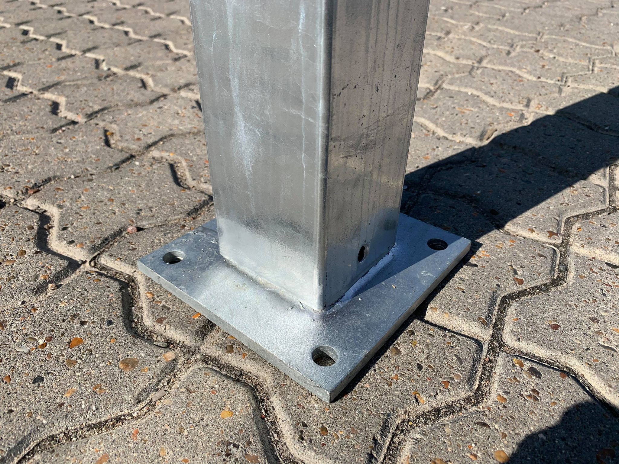 80x80mm stolpeforankring til komposithegn (2)